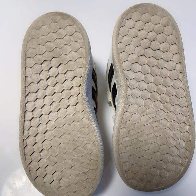 adidas(アディダス)のアディダス　グランドコート キッズ/ベビー/マタニティのキッズ靴/シューズ(15cm~)(スニーカー)の商品写真