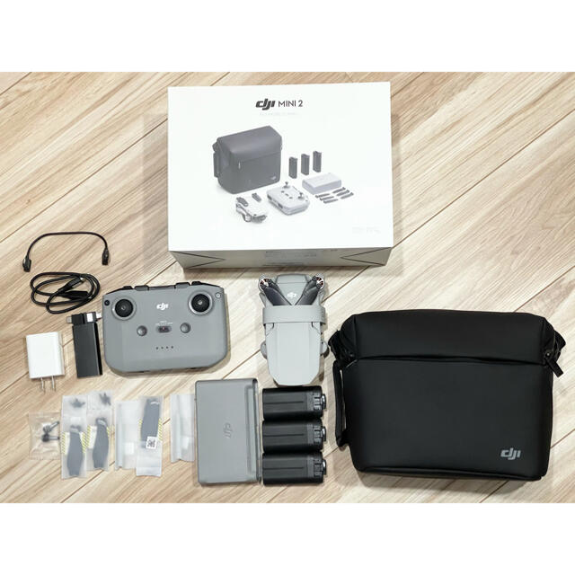 DJI Mini2 Fly Moreコンボ エンタメ/ホビーのおもちゃ/ぬいぐるみ(ホビーラジコン)の商品写真