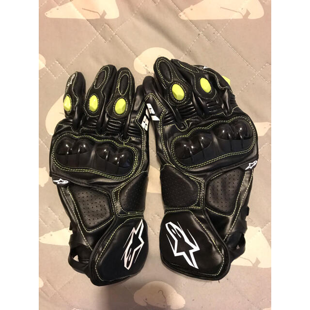 珍しい alpinestars alpinestars:アルパインスターズ フルボア グローブ サイズ:L alpinestars(アルパインスターズ)バイクグローブ ブラック イエローフロー (サイズ:M) GP PRO R3グローブ(355