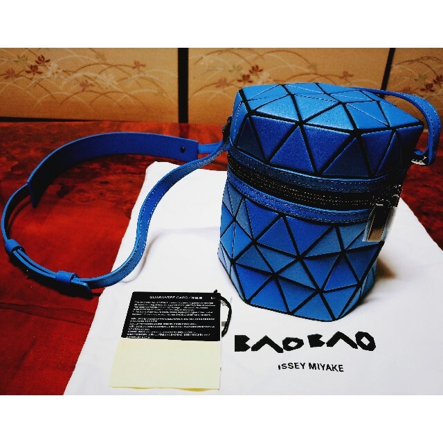 ISSEY MIYAKE(イッセイミヤケ)の【 専用出品 】BAO BAO 人工革皮ショルダーバッグ レディースのバッグ(ショルダーバッグ)の商品写真