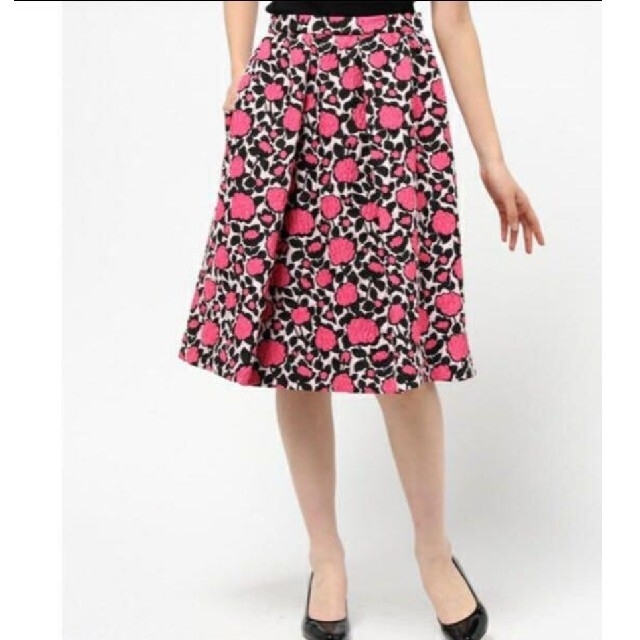 TO BE CHIC(トゥービーシック)のTO BE CHIC  ジャカード織スカート　新品タグ付き レディースのスカート(ひざ丈スカート)の商品写真