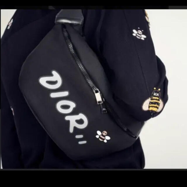 Dior(ディオール)のDior kaws ボディバック メンズのバッグ(ボディーバッグ)の商品写真