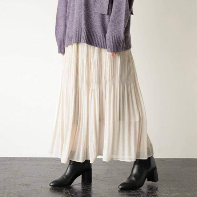 LOWRYS FARM(ローリーズファーム)のローリーズファーム　マジョリカスカート　アイボリー　 レディースのスカート(ロングスカート)の商品写真