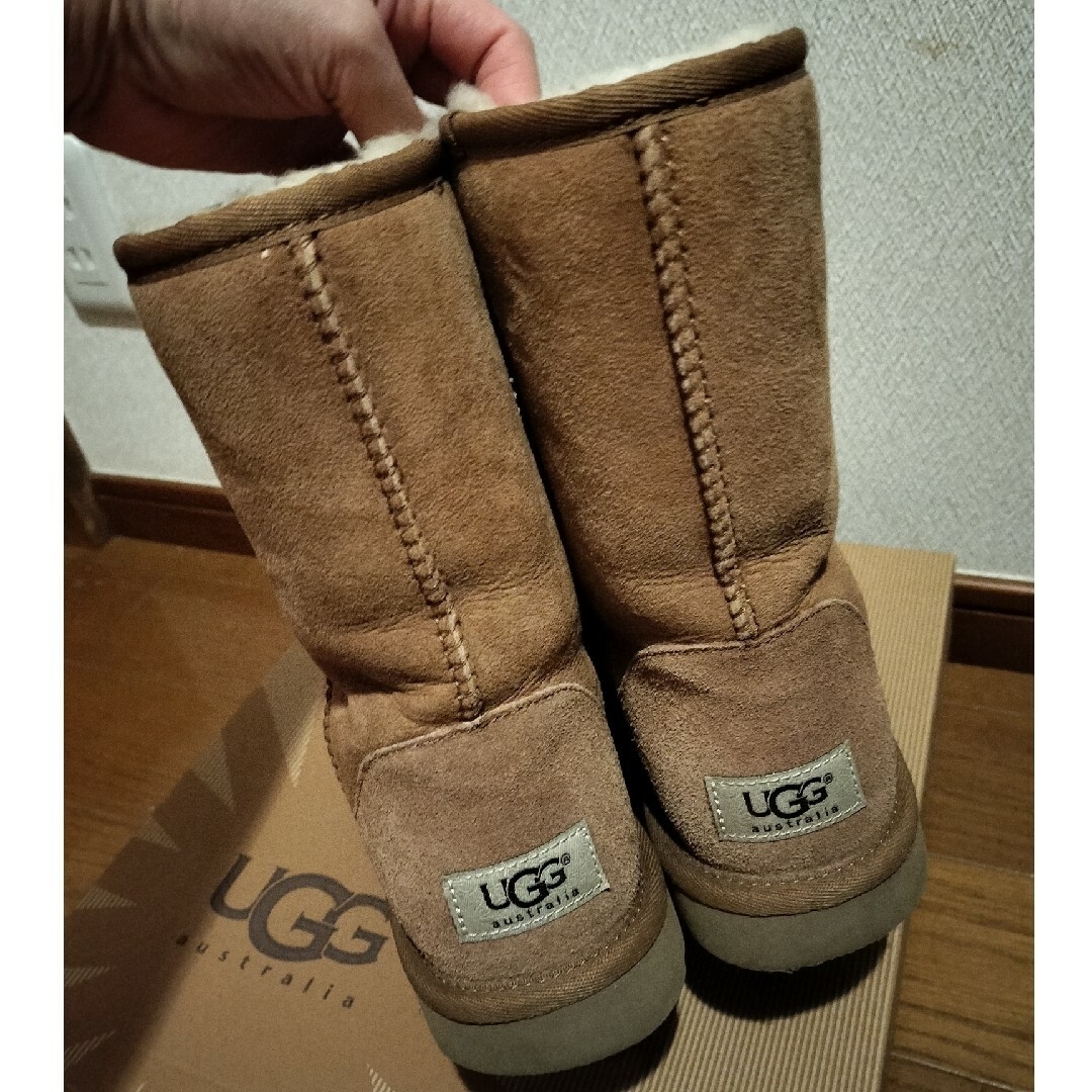 UGG(アグ)のお値下げ美品　UGG ムートンブーツ　チェスナット　24　正規品 レディースの靴/シューズ(ブーツ)の商品写真