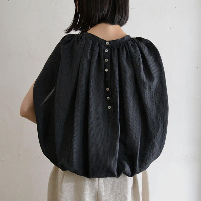 新品 susuri ピオニーブラウス ススリ シルク | livro.funcionalink.com.br