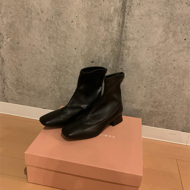 FABIO RUSCONI(ファビオルスコーニ)のファビオルスコーニ　スクエアトゥ　ブーツ レディースの靴/シューズ(ブーツ)の商品写真