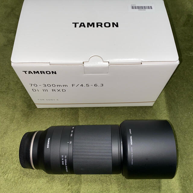 SONY(ソニー)の【極美品】TAMRON70-300 F/4.5-6.3 RXD (A047) スマホ/家電/カメラのカメラ(レンズ(ズーム))の商品写真