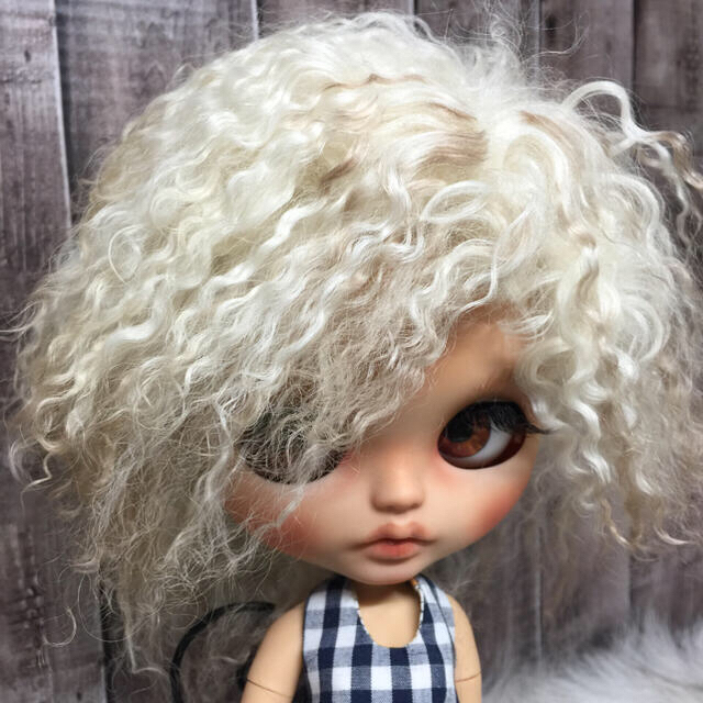 blythe_w-102モカトップアイボリー✨チベットラムフルスキンウィッグ