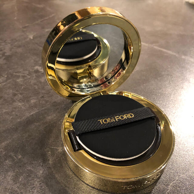 TOM FORD(トムフォード)のTOMFORDクッションファンデ コスメ/美容のベースメイク/化粧品(ファンデーション)の商品写真