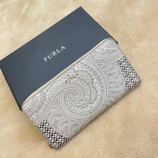 フルラ(Furla)の幸運 正規品 FURLA レア柄 長財布 ラウンド ファスナー ペイズリー(財布)