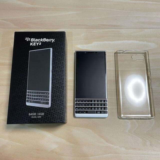 スマートフォン本体BlackBerry key2 BBF100-8 デュアルSIM