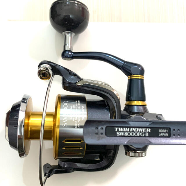 SHIMANO(シマノ)のツインパワーSW8000PG【使用1回】 スポーツ/アウトドアのフィッシング(リール)の商品写真