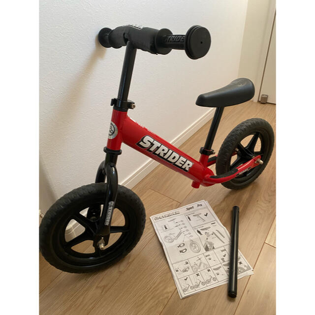 STRIDA(ストライダ)のストライダー  レッド キッズ/ベビー/マタニティの外出/移動用品(自転車)の商品写真