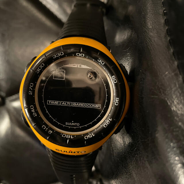 SUUNTO(スント)のSUUNTO VECTOR イエロー メンズの時計(腕時計(デジタル))の商品写真