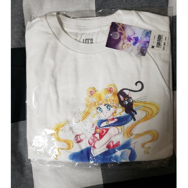 UNIQLO(ユニクロ)の【Mサイズ】 セーラームーン ユニクロ Tシャツ レディースのトップス(Tシャツ(半袖/袖なし))の商品写真