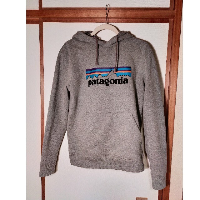 patagonia(パタゴニア)のPATAGONIA/パタゴニア P-6 LOGO Uprisal Hoody メンズのトップス(パーカー)の商品写真