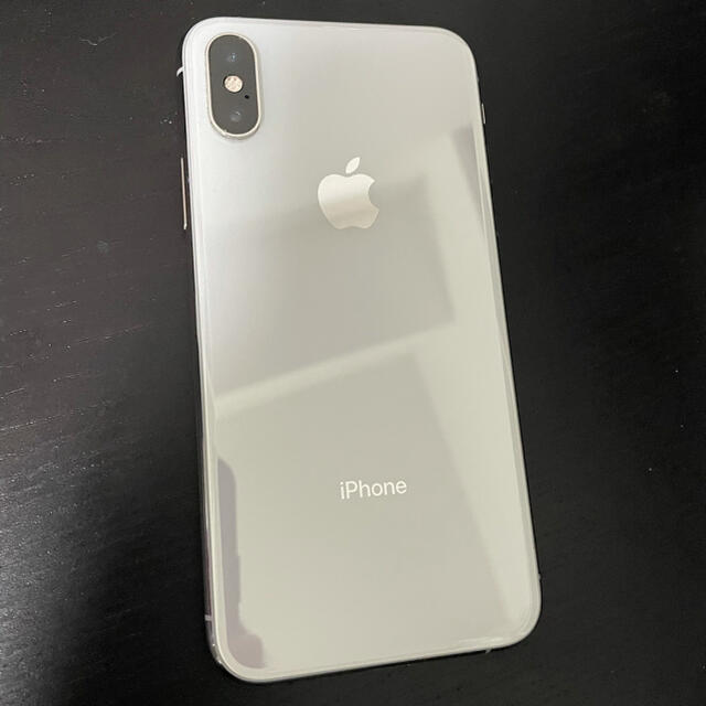 iPhone(アイフォーン)のiPhone Xs Silver 256 GB SIMフリー　美品 スマホ/家電/カメラのスマートフォン/携帯電話(スマートフォン本体)の商品写真