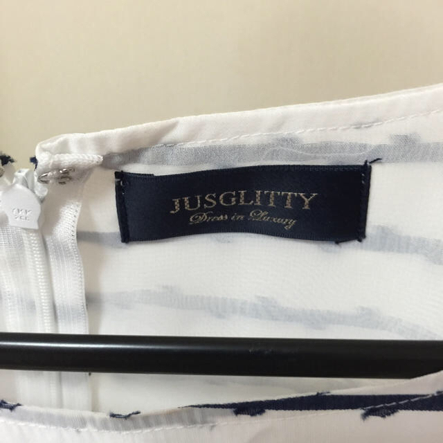 JUSGLITTY(ジャスグリッティー)のジャスグリッティー✨美品ブラウス レディースのトップス(シャツ/ブラウス(半袖/袖なし))の商品写真