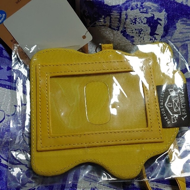 ポケモン(ポケモン)のピカチュウ ダイカットパスケース+おまけ レディースのファッション小物(パスケース/IDカードホルダー)の商品写真