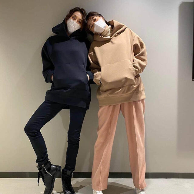 米倉涼子×ヨンア COEL コラボパーカー ブラック×ホワイト文字 Lサイズ 米倉涼子×ヨンア COEL コラボパーカー ブラック×ホワイト文字 Lサイズ