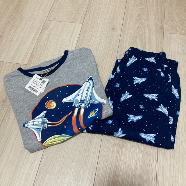 ZARA KIDS(ザラキッズ)の新品未使用ZARAパジャマ キッズ/ベビー/マタニティのキッズ服男の子用(90cm~)(パジャマ)の商品写真