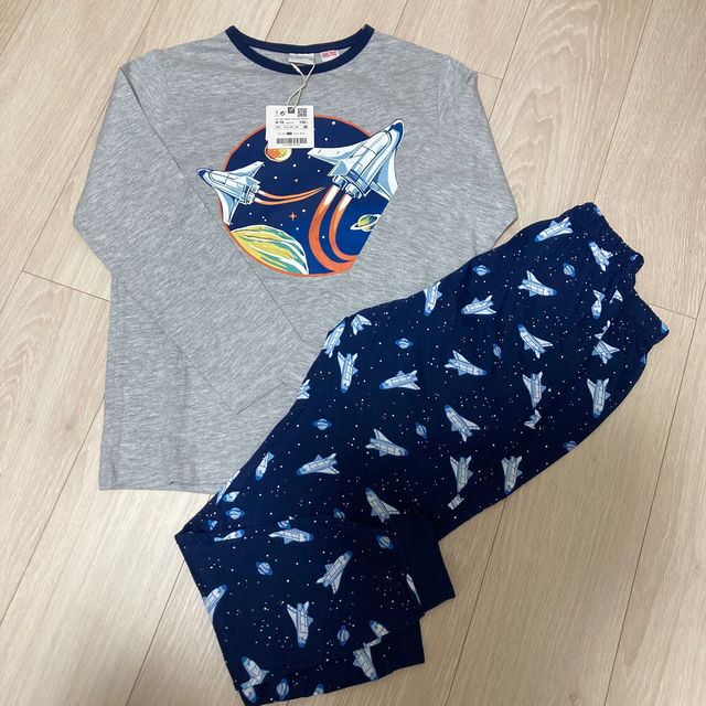 ZARA KIDS(ザラキッズ)の新品未使用ZARAパジャマ キッズ/ベビー/マタニティのキッズ服男の子用(90cm~)(パジャマ)の商品写真