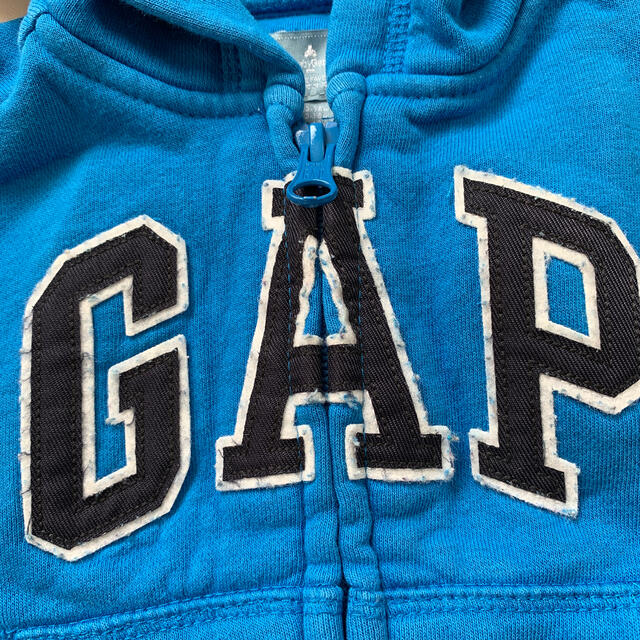 GAP(ギャップ)のパーカー80 キッズ/ベビー/マタニティのベビー服(~85cm)(トレーナー)の商品写真