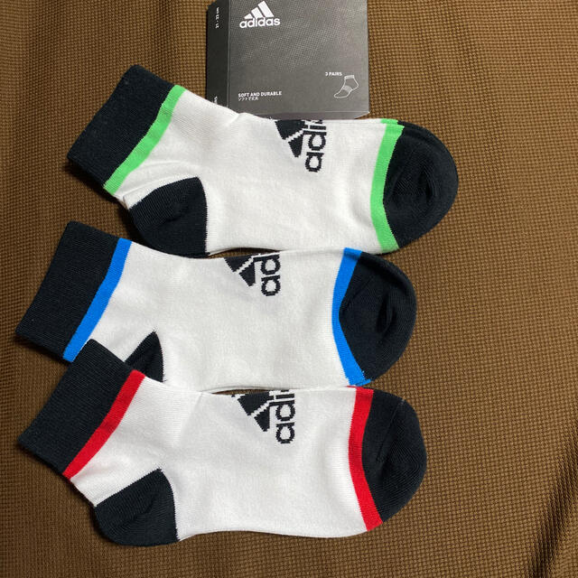 adidas(アディダス)のアディダスソックス　21センチ〜23センチ　3足 キッズ/ベビー/マタニティのこども用ファッション小物(靴下/タイツ)の商品写真