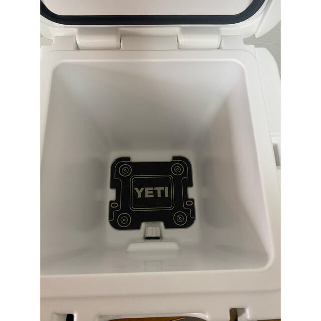 YETI サイロ Silo ホワイト 6ガロン アウトドア YETI サイロ Silo ホワイト 6ガロン アウトドア