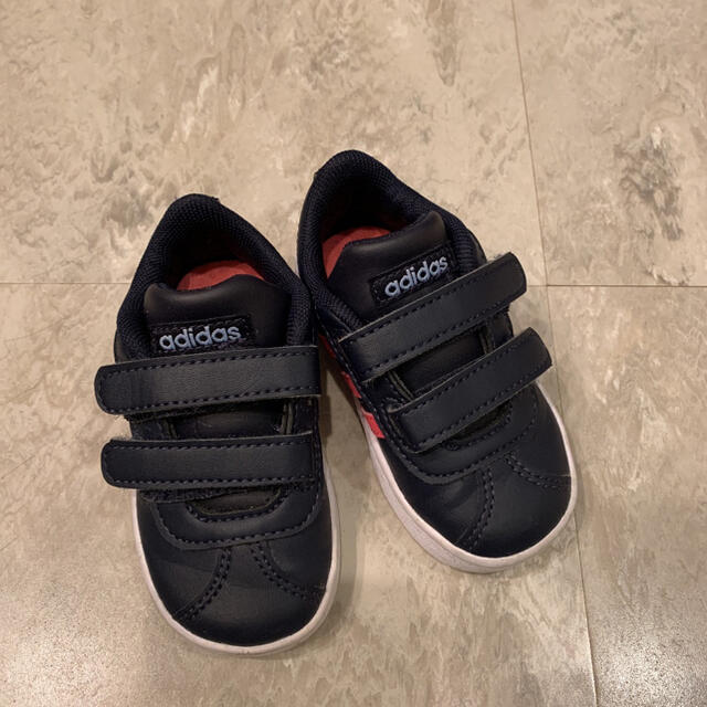 adidas(アディダス)のadidasスニーカー キッズ/ベビー/マタニティのベビー靴/シューズ(~14cm)(スニーカー)の商品写真