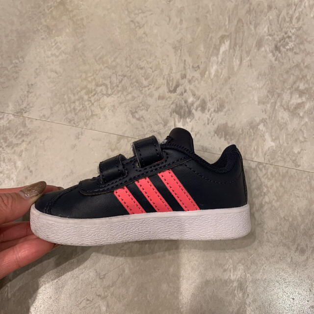 adidas(アディダス)のadidasスニーカー キッズ/ベビー/マタニティのベビー靴/シューズ(~14cm)(スニーカー)の商品写真