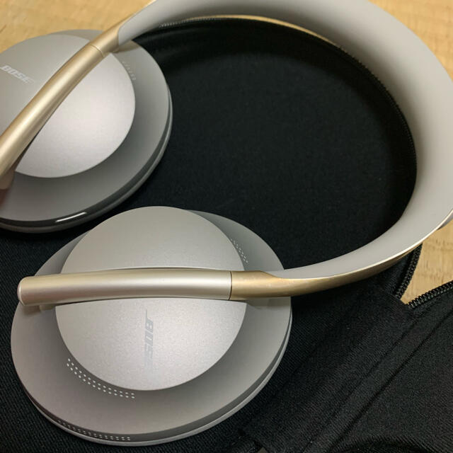 BOSE noise cancelling headphones 700