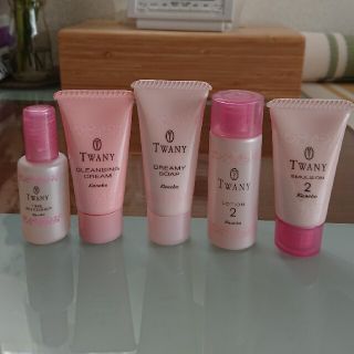 トワニー(TWANY)の未使用 試供品 トワニー 導入美容液 タイムリフレッシャー TWANY サンプル(サンプル/トライアルキット)