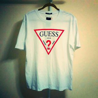 ゲス(GUESS)の【新品】GUESS　Tシャツ　Lサイズ(Tシャツ/カットソー(半袖/袖なし))