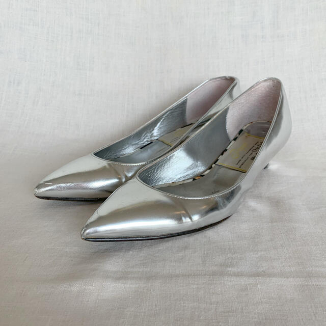 Pippi(ピッピ)のPippi SILVER pointed toe punps 36 1/2 レディースの靴/シューズ(ハイヒール/パンプス)の商品写真