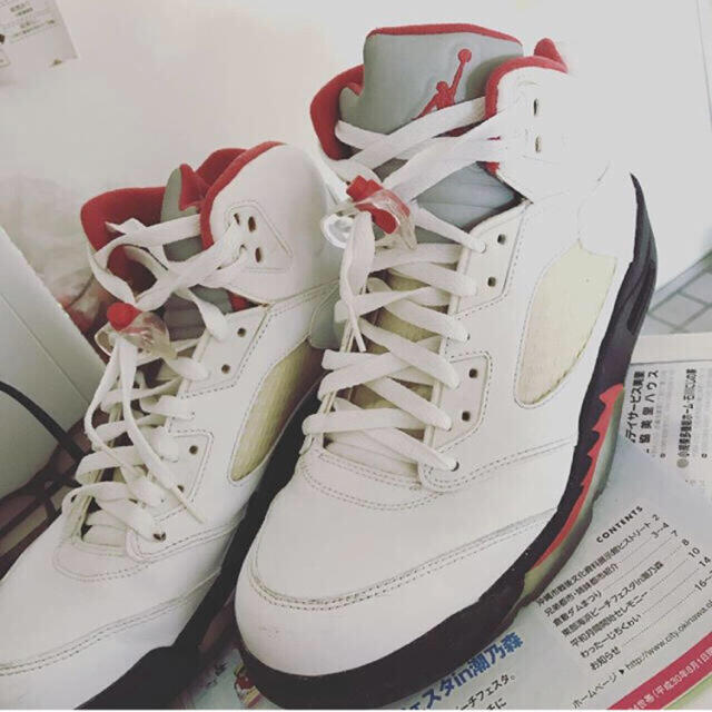 NIKE AIR JORDAN 5 RETRO ホワイト✖️レッド