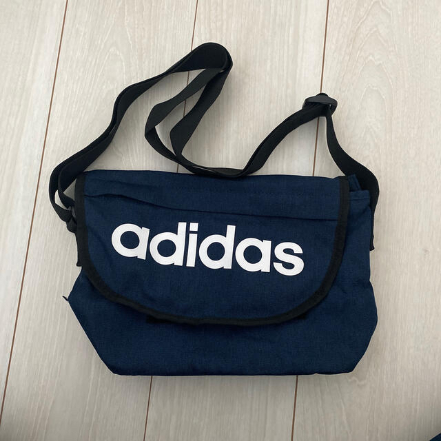 adidas(アディダス)のadidas ウエストポーチ レディースのバッグ(ボディバッグ/ウエストポーチ)の商品写真