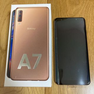 ギャラクシー(Galaxy)のRakuten GALAXY A7 使用短期間(スマートフォン本体)