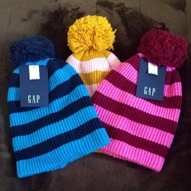 GAP(ギャップ)のGAPニット帽 新品 キッズ/ベビー/マタニティのキッズ/ベビー/マタニティ その他(その他)の商品写真