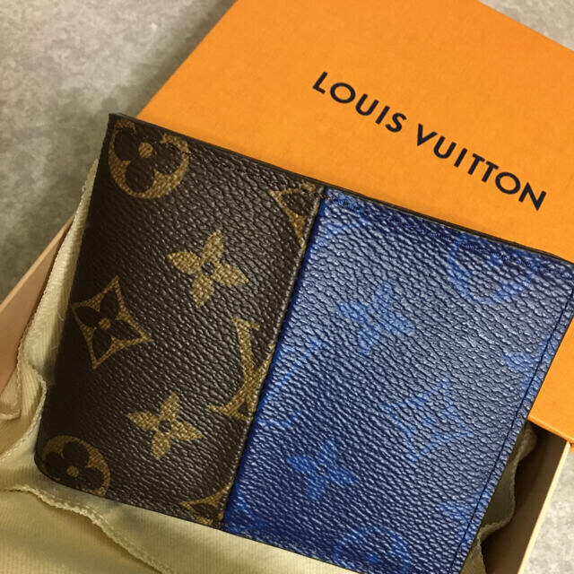 LOUIS VUITTON(ルイヴィトン)の期間限定価格！ルイヴィトン二つ折り財布☆ミュルティプルスプリット メンズのファッション小物(折り財布)の商品写真