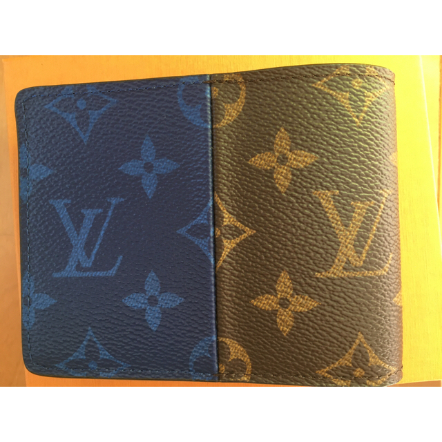 LOUIS VUITTON(ルイヴィトン)の期間限定価格！ルイヴィトン二つ折り財布☆ミュルティプルスプリット メンズのファッション小物(折り財布)の商品写真