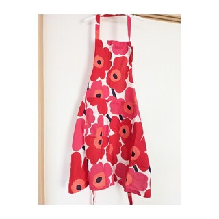 マリメッコ(marimekko)のマリメッコ marimekko エプロン ウニッコ柄(収納/キッチン雑貨)