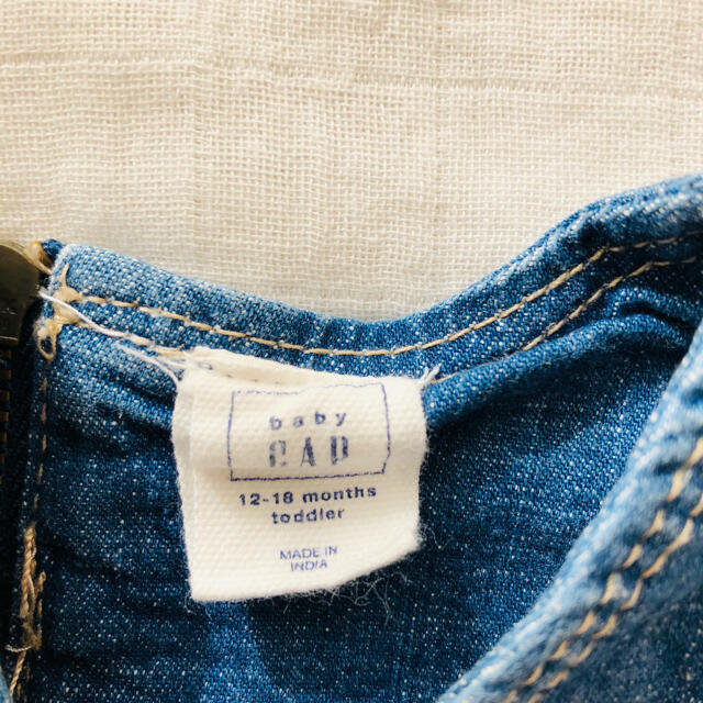GAP(ギャップ)のGAP 80cm ギャップ　デニム　12-18month ジャンパースカート キッズ/ベビー/マタニティのベビー服(~85cm)(ロンパース)の商品写真