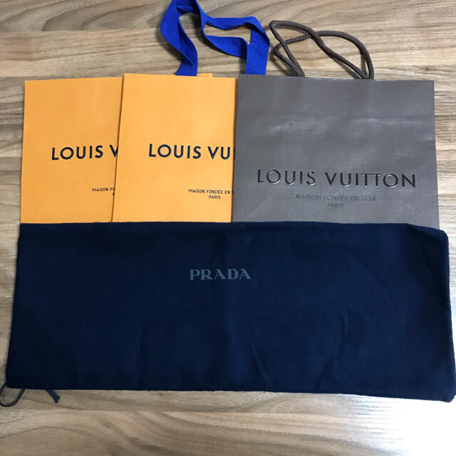 LOUIS VUITTON(ルイヴィトン)のヴィトン紙袋3枚プラダソフト巾着セット レディースのバッグ(ショップ袋)の商品写真