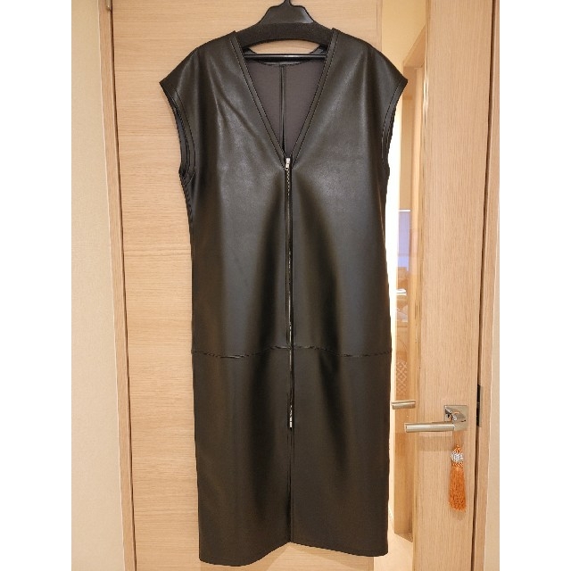 LE CIEL BLEU(ルシェルブルー)の新品 ☆ ルシェルブルー Faux Leather Gilet Dress レディースのワンピース(ひざ丈ワンピース)の商品写真