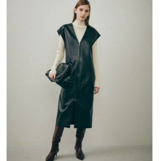 ルシェルブルー(LE CIEL BLEU)の新品 ☆ ルシェルブルー Faux Leather Gilet Dress(ひざ丈ワンピース)