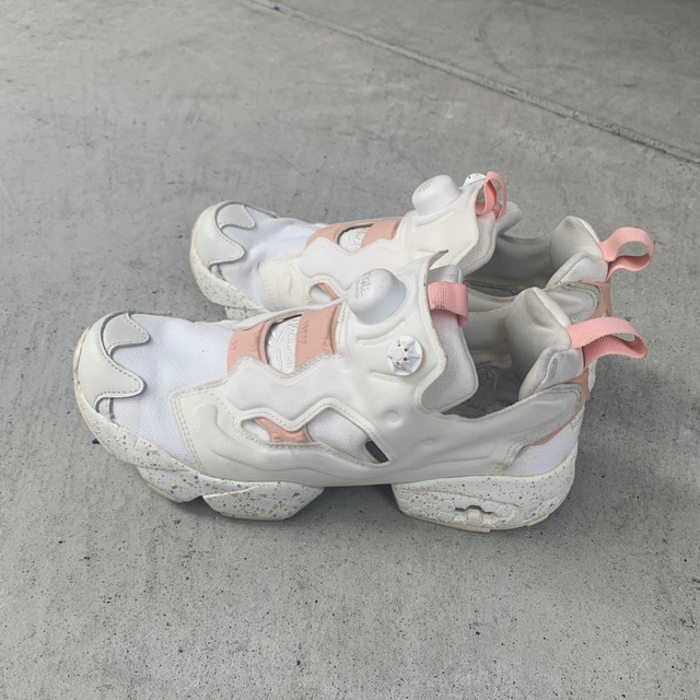 Reebok(リーボック)のReebok INSTA PUMP FURY レディースの靴/シューズ(スニーカー)の商品写真