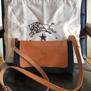 クーポン利用&送料無料 23E04 未使用に近い IL BISONTE イルビゾンテ