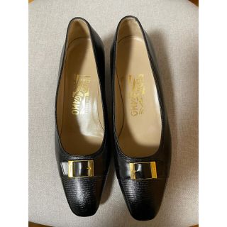 サルヴァトーレフェラガモ(Salvatore Ferragamo)のマリック様　サルヴァトーレ　フェラガモ　パンプス　美品(ハイヒール/パンプス)