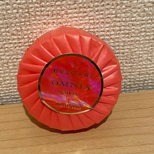 BVLGARI(ブルガリ)のBVLGARI オムニア・コーラル ソープ：50g コスメ/美容のボディケア(ボディソープ/石鹸)の商品写真